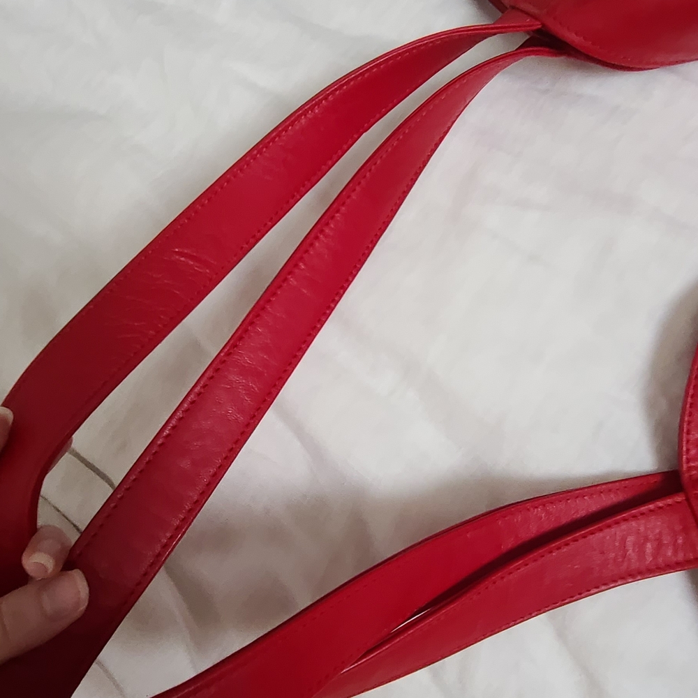 OVERSIZED LAMB LEATHER STATEMENT TOTE IN TOMATO RED - Picture 5 of 16
